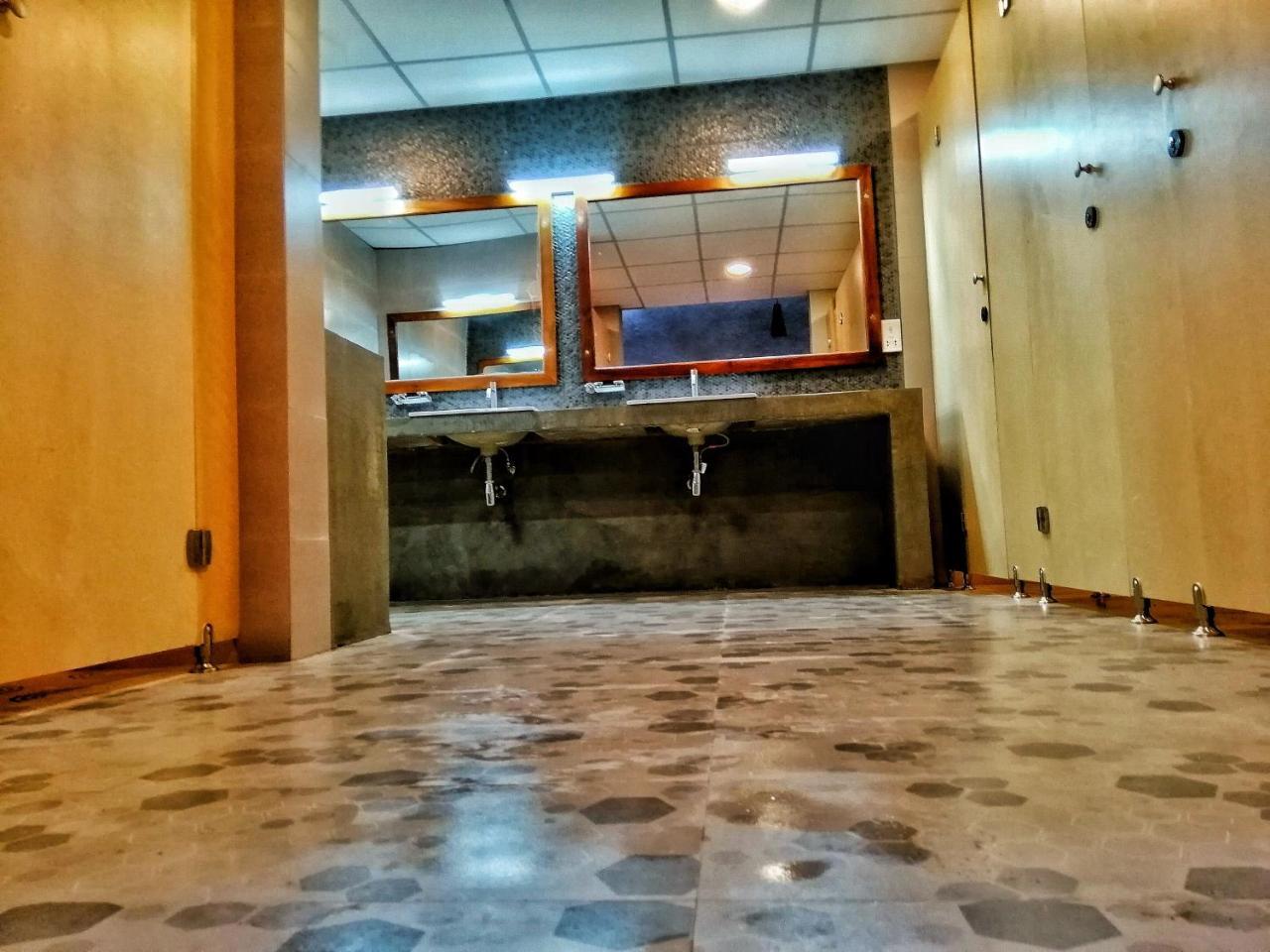 หิริเกติยา บีช รีสอร์ต Hostel ดิคเวลลา ภายนอก รูปภาพ