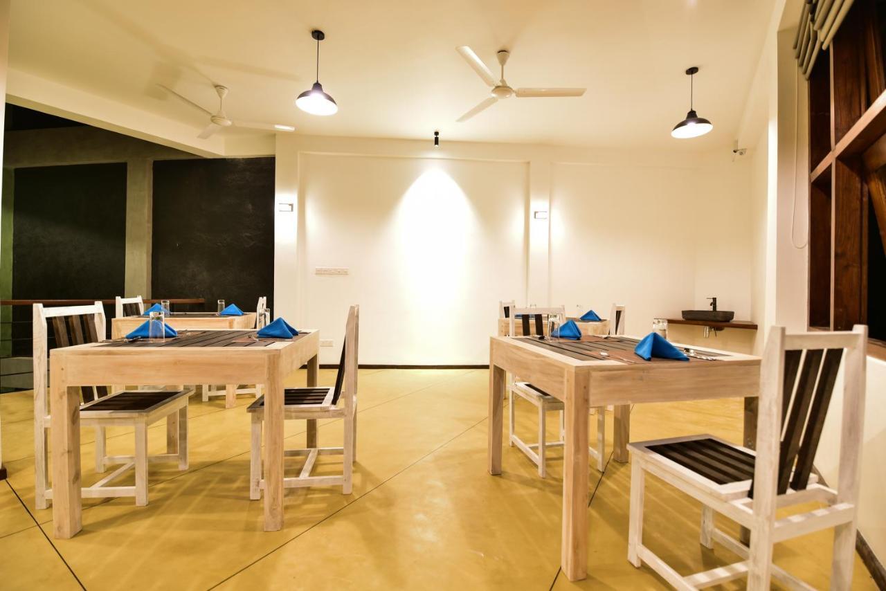 หิริเกติยา บีช รีสอร์ต Hostel ดิคเวลลา ภายนอก รูปภาพ