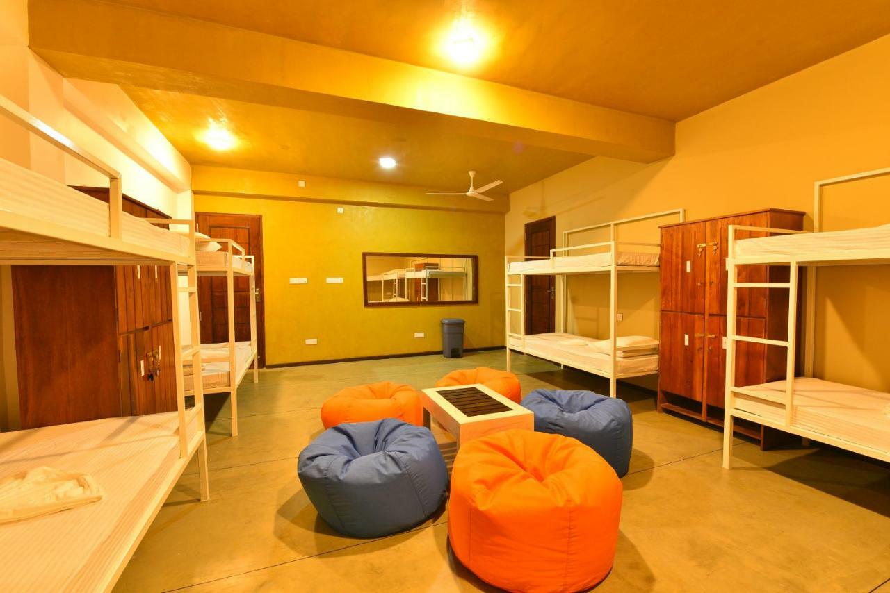 หิริเกติยา บีช รีสอร์ต Hostel ดิคเวลลา ภายนอก รูปภาพ
