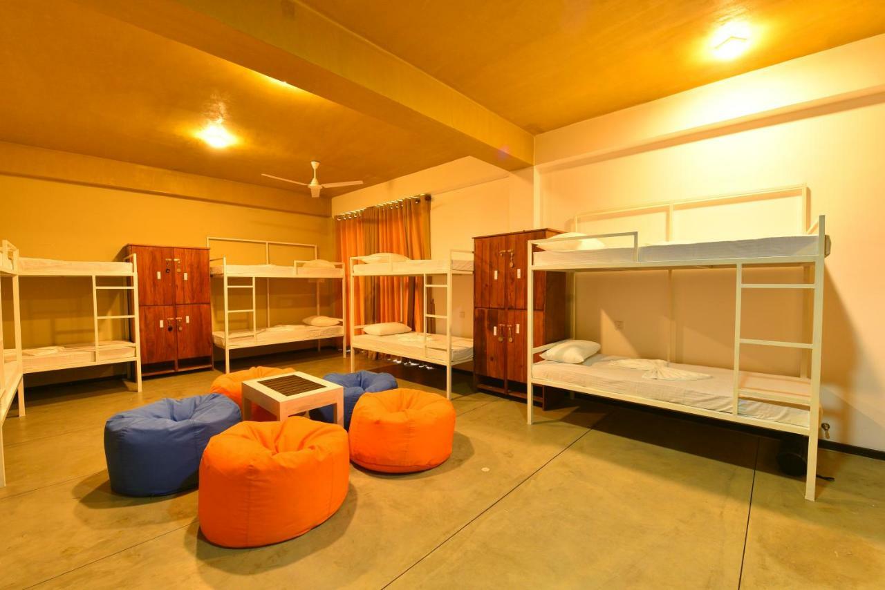 หิริเกติยา บีช รีสอร์ต Hostel ดิคเวลลา ภายนอก รูปภาพ