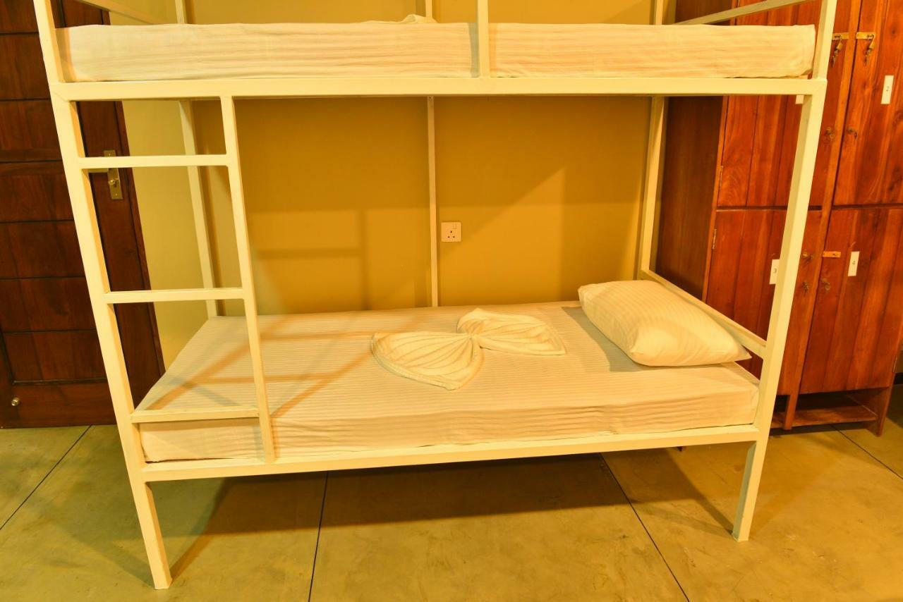 หิริเกติยา บีช รีสอร์ต Hostel ดิคเวลลา ภายนอก รูปภาพ